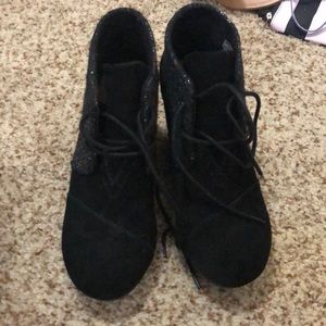 Black Toms, size 7